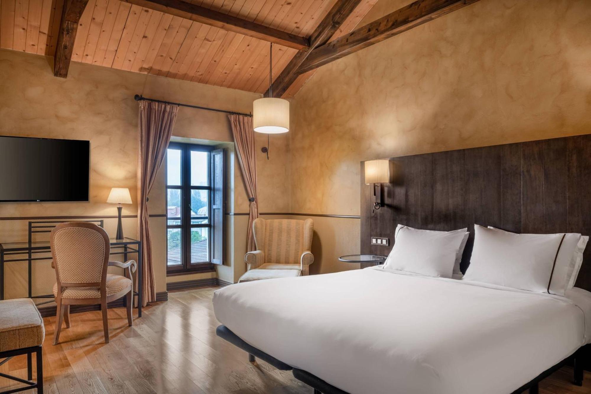 סנטיאגו דה קומפוסטלה Hotel Palacio Del Carmen, Autograph Collection מראה חיצוני תמונה
